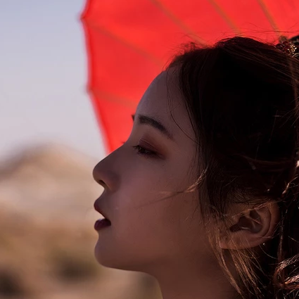 傷感流淚帶傘頭像，唯美古風(fēng)真人頭像