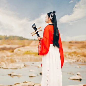 秋色彈琵琶紅衣女生頭像，唯美古風(fēng)真人頭像