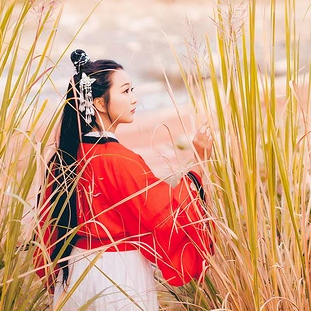 秋色彈琵琶紅衣女生頭像，唯美古風(fēng)真人頭像