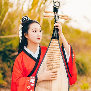 秋色彈琵琶紅衣女生頭像，唯美古風(fēng)真人頭像