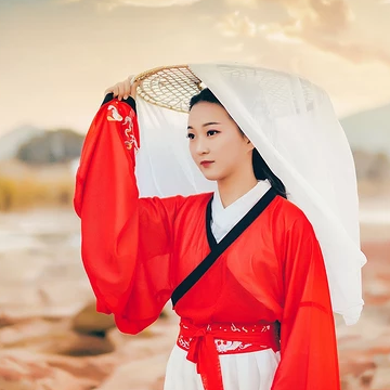 秋色彈琵琶紅衣女生頭像，唯美古風(fēng)真人頭像