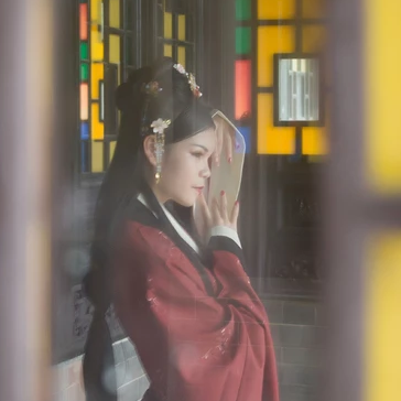 傾城紅衣女子頭像，唯美古風(fēng)真人頭像