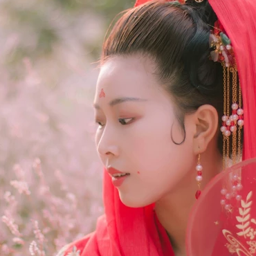 嬌艷紅衣閨蜜頭像，唯美古風(fēng)真人頭像