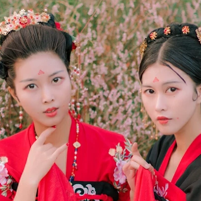 嬌艷紅衣閨蜜頭像，唯美古風(fēng)真人頭像