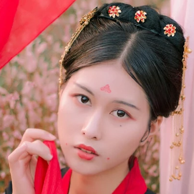 嬌艷紅衣閨蜜頭像，唯美古風(fēng)真人頭像