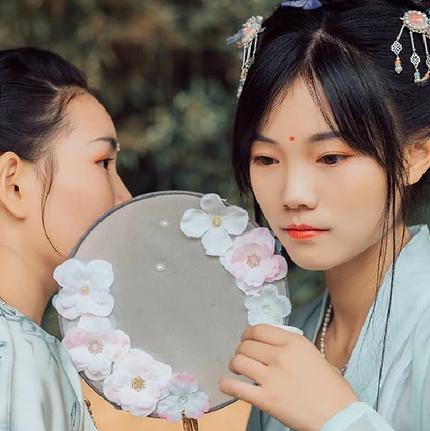 并蒂閨蜜頭像，唯美古風真人頭像