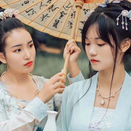 并蒂閨蜜頭像，唯美古風真人頭像