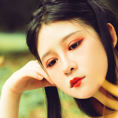 嬌艷彼岸花女生頭像，唯美古風(fēng)真人頭像