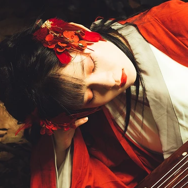 嬌艷彼岸花女生頭像，唯美古風(fēng)真人頭像