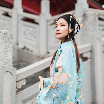 長(zhǎng)相思帶傘女生頭像，唯美古風(fēng)真人頭像