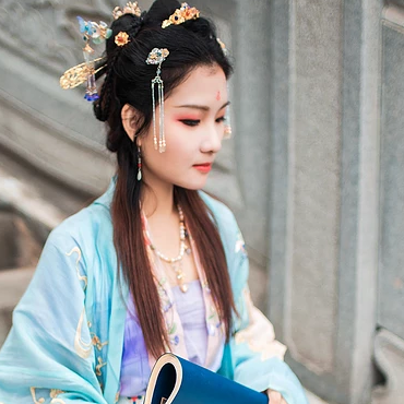 長(zhǎng)相思帶傘女生頭像，唯美古風(fēng)真人頭像