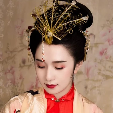 古典帶團(tuán)扇女生頭像，唯美古風(fēng)真人頭像