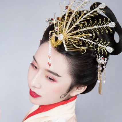 古典帶團(tuán)扇女生頭像，唯美古風(fēng)真人頭像