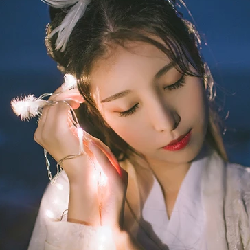 夜下星空女生頭像，唯美古風(fēng)真人頭像