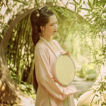 文藝清新帶團(tuán)扇女生頭像，唯美古風(fēng)真人頭像