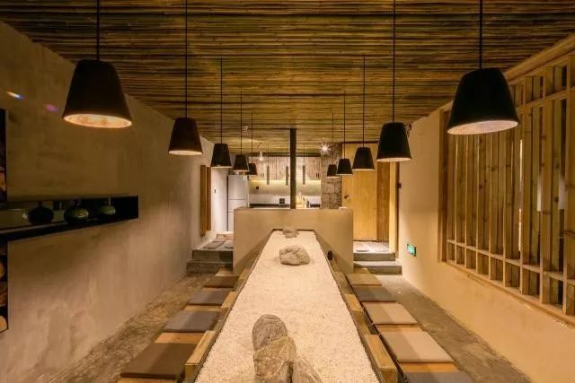 香格里拉·言?意，頗有古代山水畫的意境