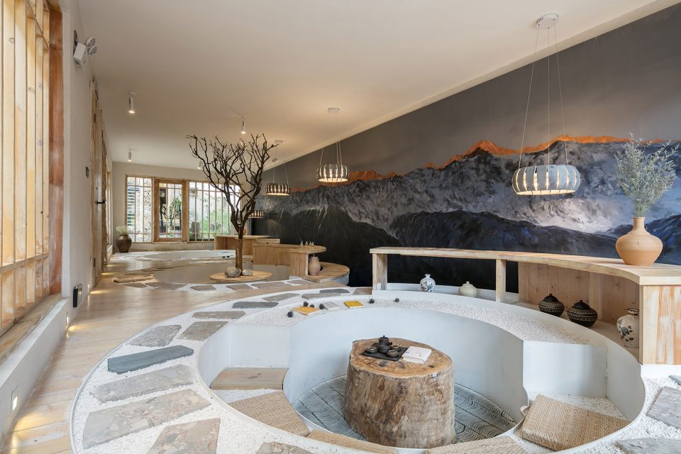 香格里拉·言?意，頗有古代山水畫的意境