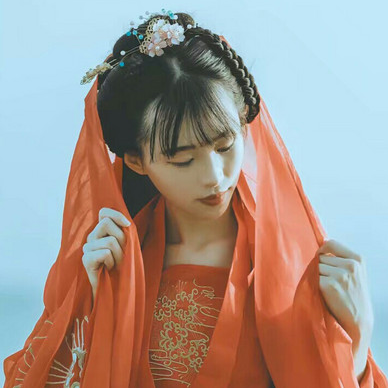 烈焰紅衣女生頭像，唯美古風(fēng)真人頭像