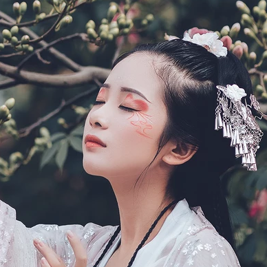 嬌艷粉色桃花女生頭像，唯美古風(fēng)真人頭像