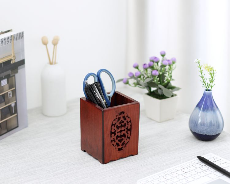 時(shí)尚福連文苑花梨木筆筒