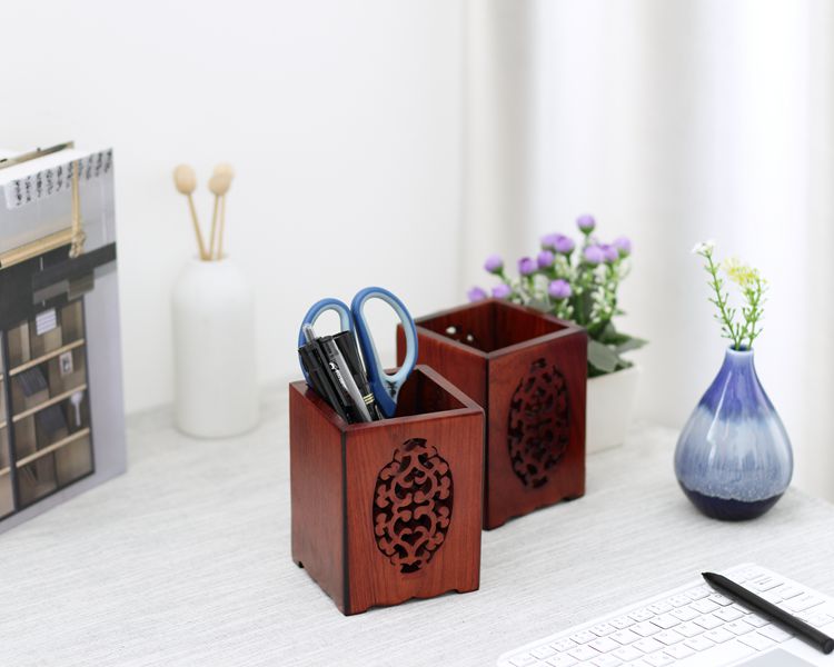 時(shí)尚福連文苑花梨木筆筒