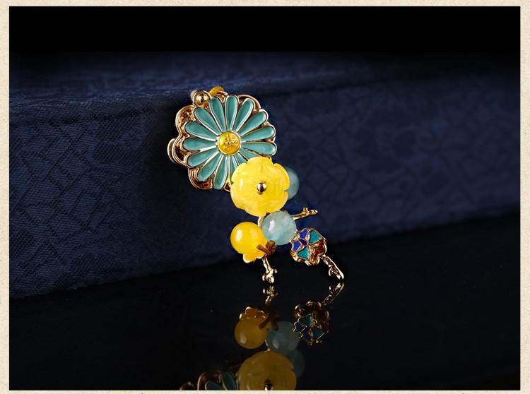 典雅氣質(zhì)胸針，撞色唯美胸花