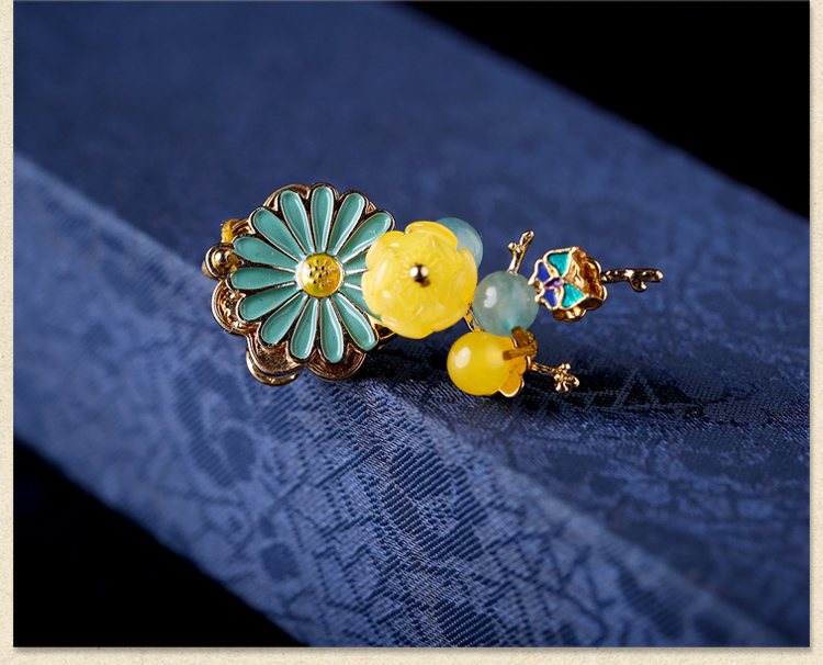 典雅氣質(zhì)胸針，撞色唯美胸花