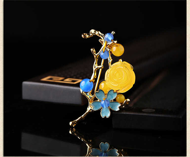復(fù)古蜜蠟花氣質(zhì)胸針，唯美清新胸花。