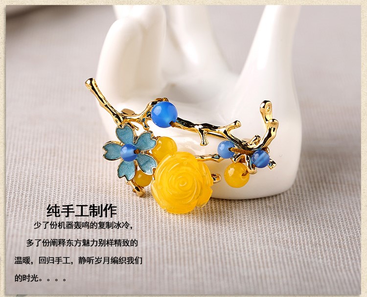 復(fù)古蜜蠟花氣質(zhì)胸針，唯美清新胸花。