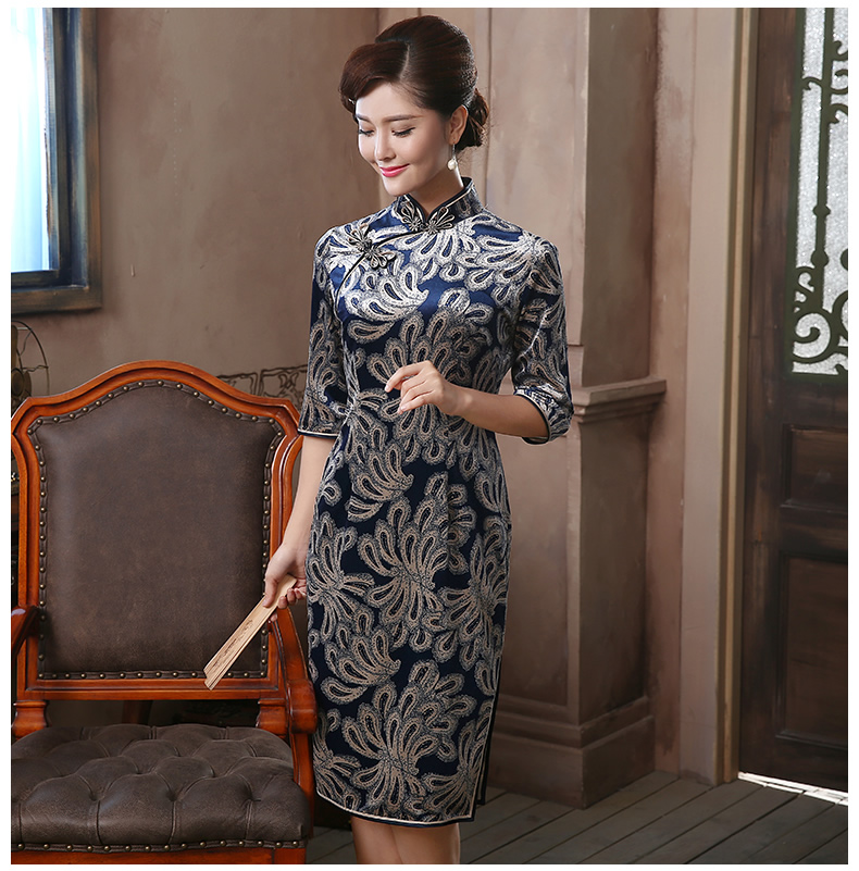 古韻貴媚旗袍，復(fù)古絲絨中袖旗袍裙
