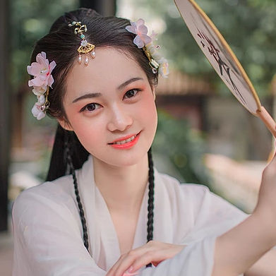 粉嫩花朵少女頭像，唯美古風(fēng)真人頭像