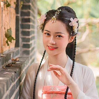 粉嫩花朵少女頭像，唯美古風(fēng)真人頭像