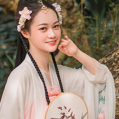 粉嫩花朵少女頭像，唯美古風(fēng)真人頭像