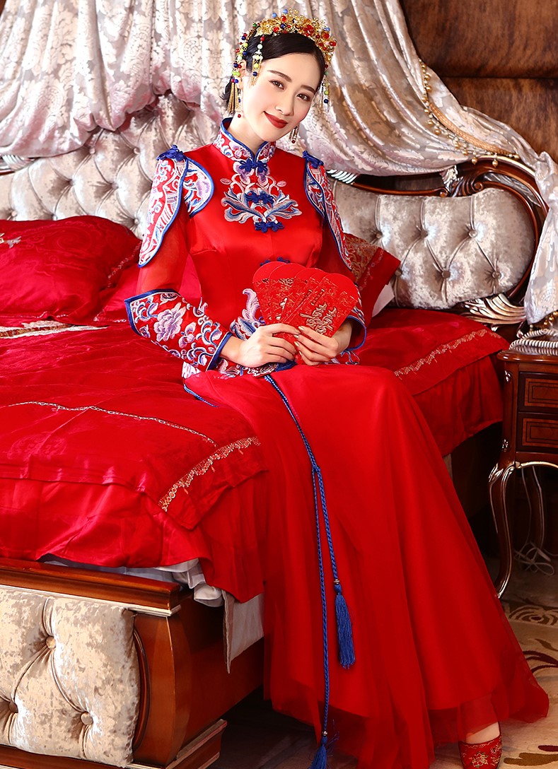 中國結(jié)傳統(tǒng)中式禮服，唯美秀禾服新娘禮服