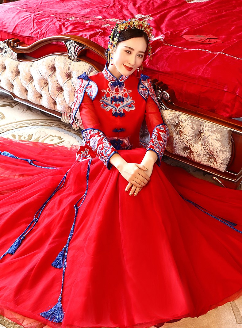 中國結(jié)傳統(tǒng)中式禮服，唯美秀禾服新娘禮服