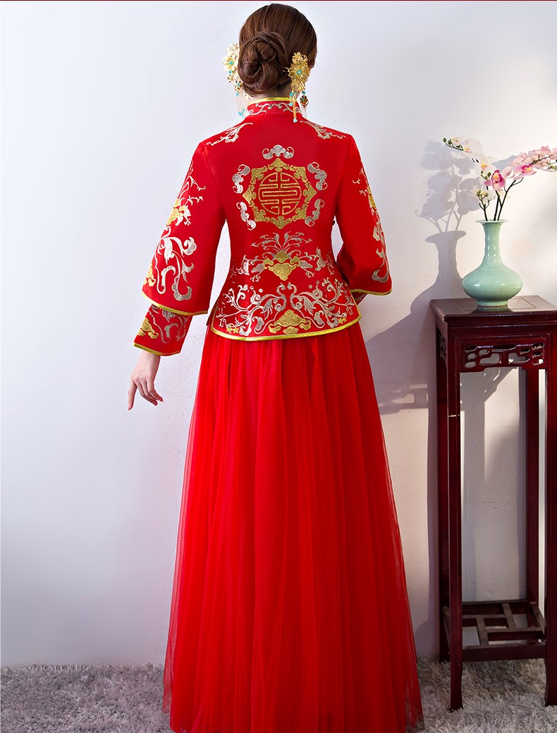 傳統(tǒng)韻味中式禮服，唯美秀禾服新娘禮服