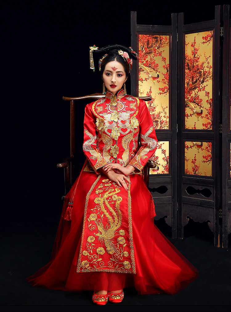 富貴金鳳中式禮服，別致飄帶新娘禮服