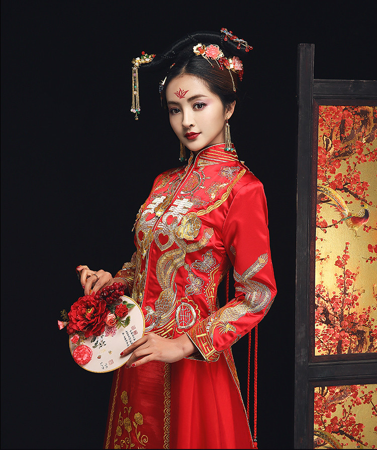 富貴金鳳中式禮服，別致飄帶新娘禮服