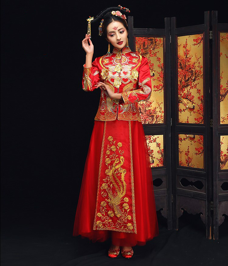 富貴金鳳中式禮服，別致飄帶新娘禮服