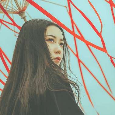 時尚漢服帶折扇女生頭像，唯美古風(fēng)真人頭像