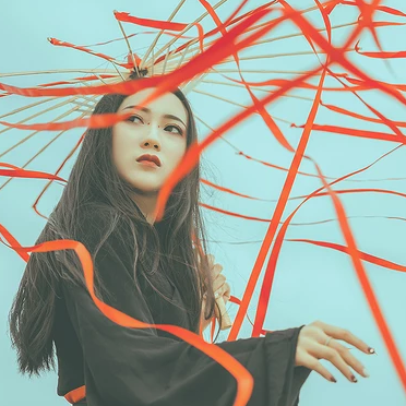 時尚漢服帶折扇女生頭像，唯美古風(fēng)真人頭像