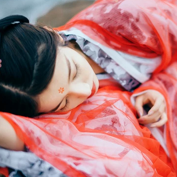 紅妝紗衣女生頭像，唯美古風(fēng)真人頭像