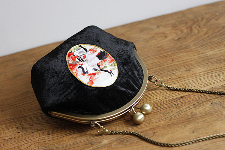 復(fù)古仙鶴刺繡斜跨包，唯美黑色絲絨手工包