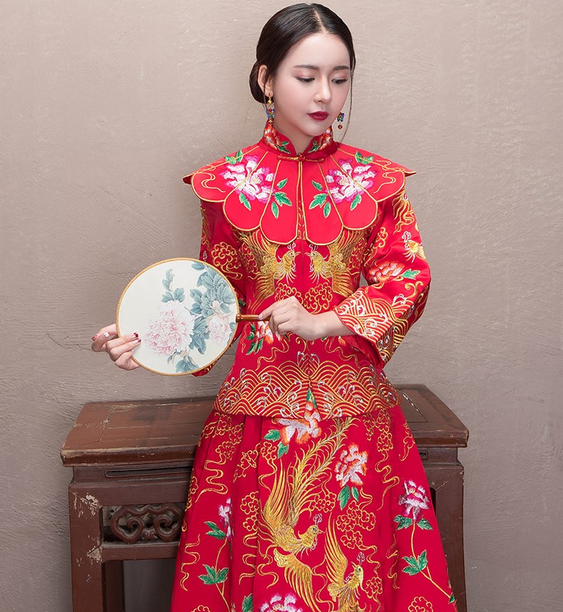 牡丹花領(lǐng)新娘禮服，古典刺繡中式禮服