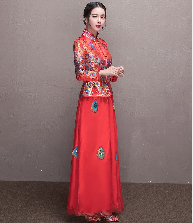 鳳凰刺繡新娘禮服，輕紗裙擺中式禮服