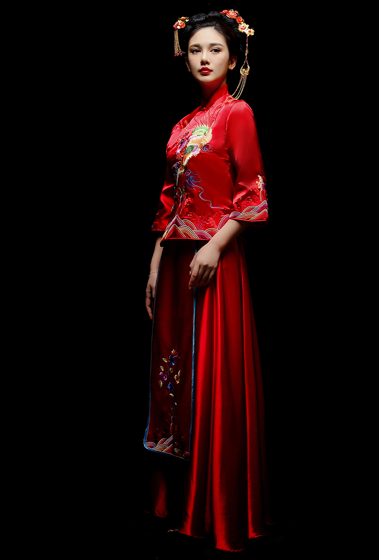鳳凰刺繡新娘禮服，古典大氣中式禮服