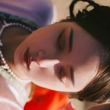 沙漠紅衣女子頭像，唯美古風(fēng)真人頭像