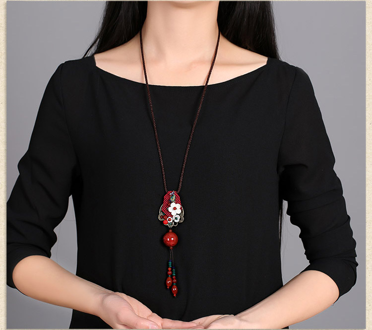 紅色民族風(fēng)毛衣鏈項(xiàng)鏈?zhǔn)罪? src="/shige/d/file/bigpic/190404/04/13-1G212141618-51.jpg" / data-VPuM="YeQ1MC"><br / data-Vqf2="hFTENp">
	<img alt=