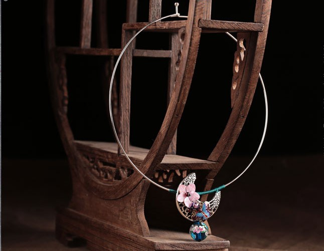 民族風(fēng)項(xiàng)圈月牙吊墜復(fù)古項(xiàng)鏈?zhǔn)罪? src="/shige/d/file/bigpic/190404/04/13-1G212145949-50.jpg" / data-XmFm="xzutoE"><br / data-8ndZ="QHDq2y">
	<img alt=