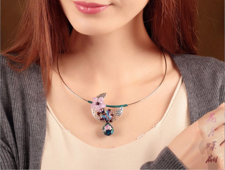 民族風(fēng)項(xiàng)圈月牙吊墜復(fù)古項(xiàng)鏈?zhǔn)罪? src="/shige/d/file/bigpic/190404/04/13-1G212145949.jpg" / data-TW3H="GBOlHY"><br / data-WL85="aD9DWI">
	<img alt=